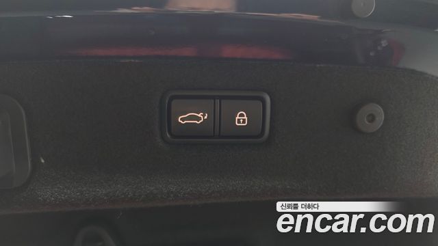 Genesis G70 2019 — photo 28