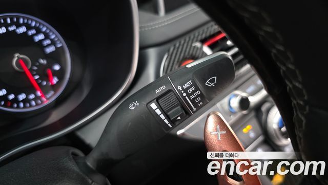 Genesis G70 2019 — photo 30