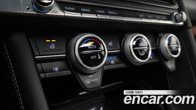 Genesis G70 2019 — photo 31