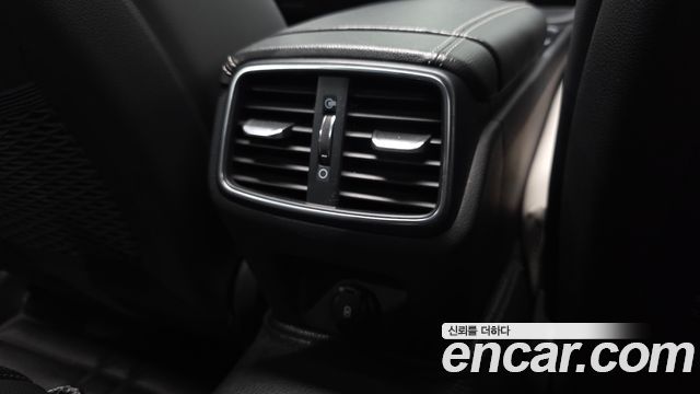 Genesis G70 2019 — photo 32