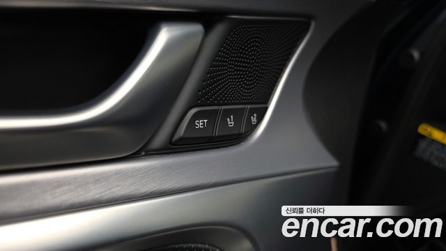 Genesis G70 2019 — photo 33