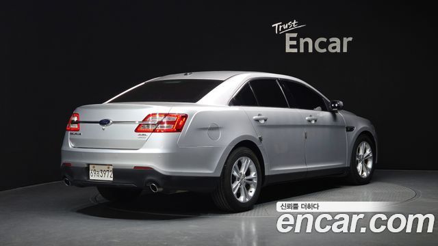 Ford Taurus 2013 — photo 2