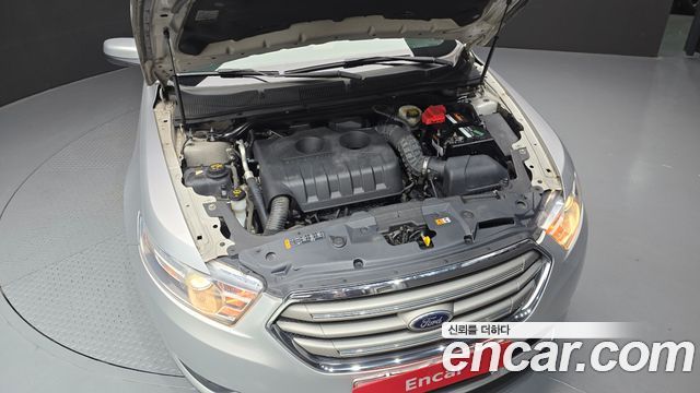 Ford Taurus 2013 — photo 6