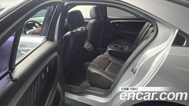 Ford Taurus 2013 — photo 11