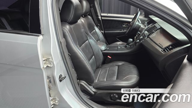 Ford Taurus 2013 — photo 12