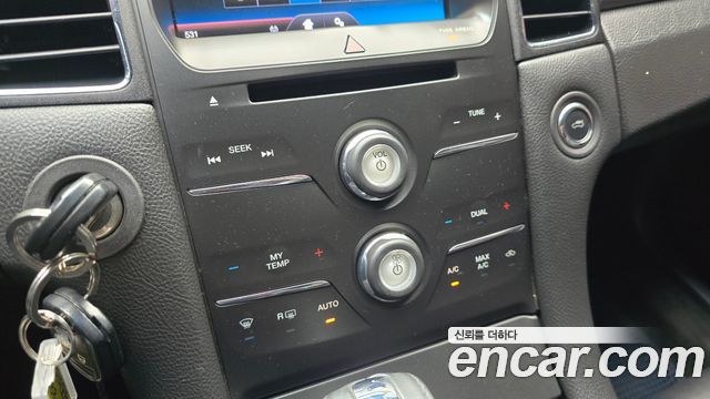 Ford Taurus 2013 — photo 17