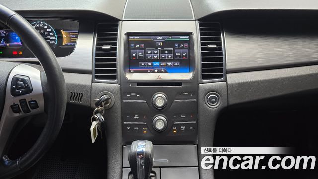 Ford Taurus 2013 — photo 19