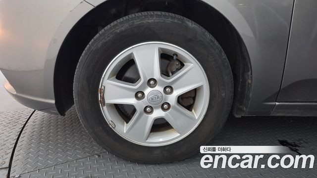 Kia Porte 2011 — photo 5