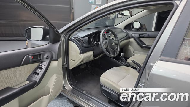 Kia Porte 2011 — photo 10