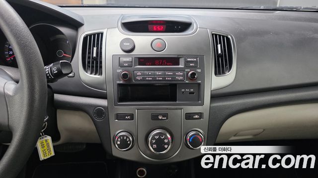 Kia Porte 2011 — photo 16