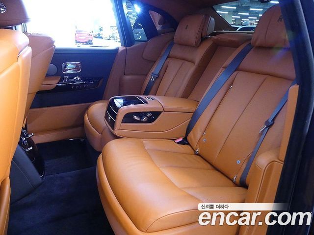 Rolls-Royce Phantom 2020 — photo 10