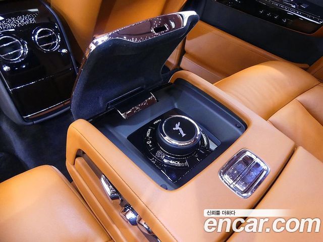 Rolls-Royce Phantom 2020 — photo 15