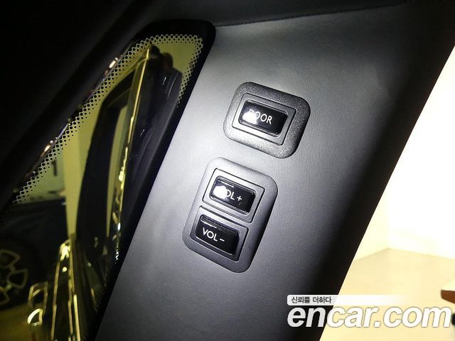 Rolls-Royce Phantom 2020 — photo 17