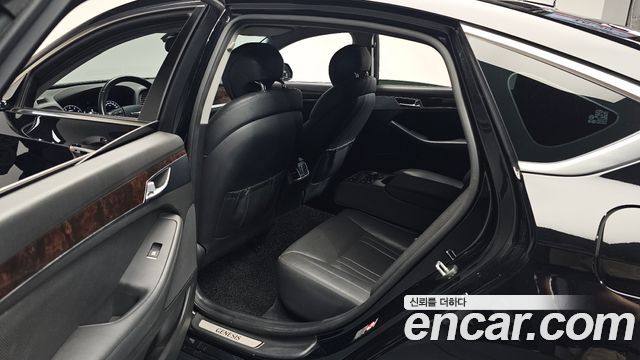 Hyundai Genesis 2016 — photo 17