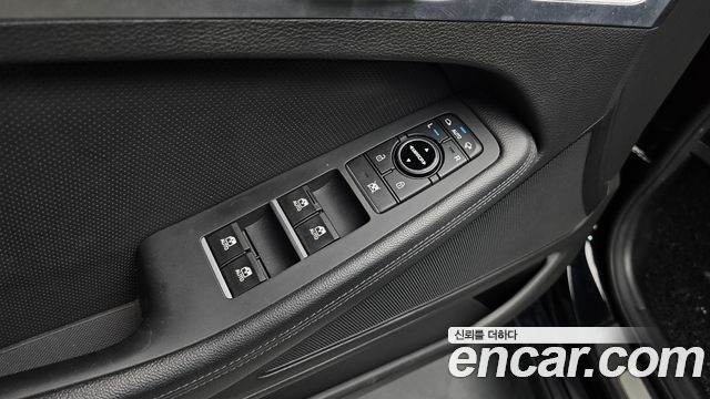 Hyundai Genesis 2016 — photo 22