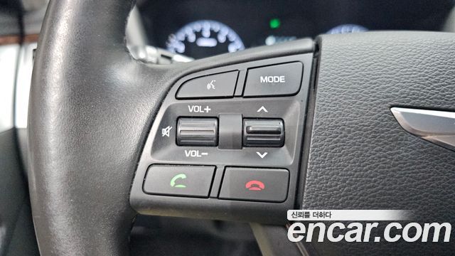 Hyundai Genesis 2016 — photo 28