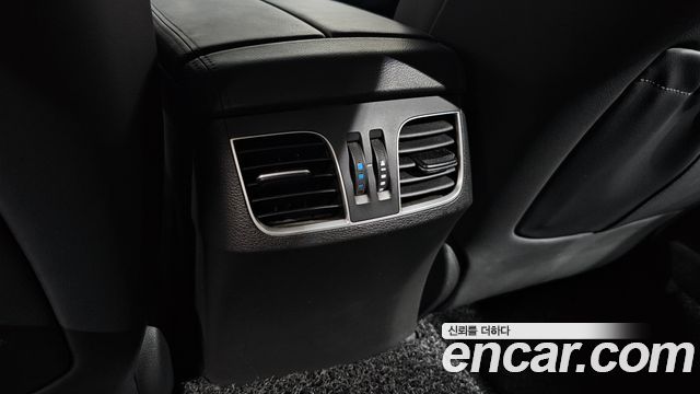 Hyundai Genesis 2016 — photo 31