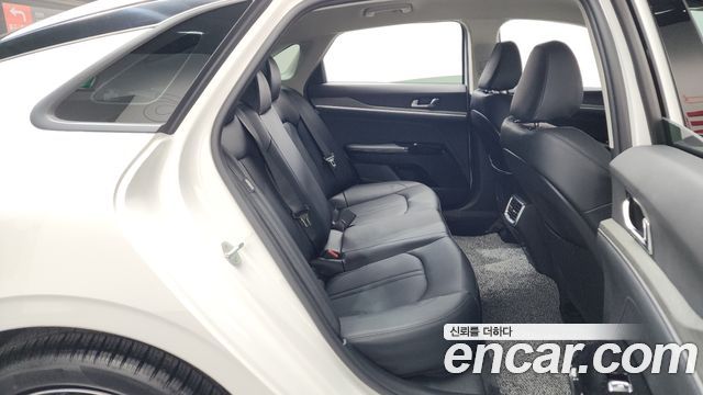 Kia K5 2024 — photo 17