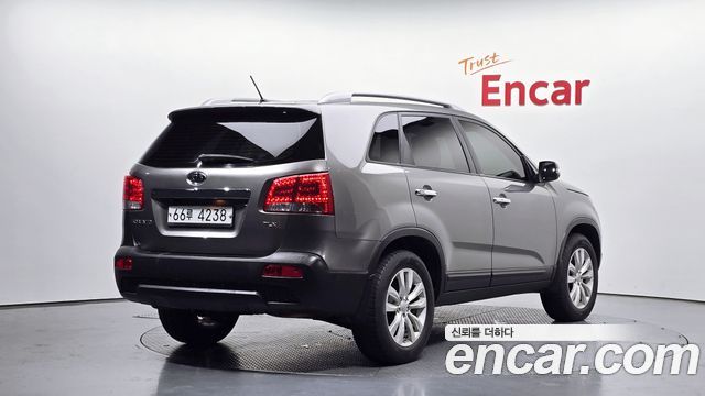 Kia Sorento 2011 — photo 2