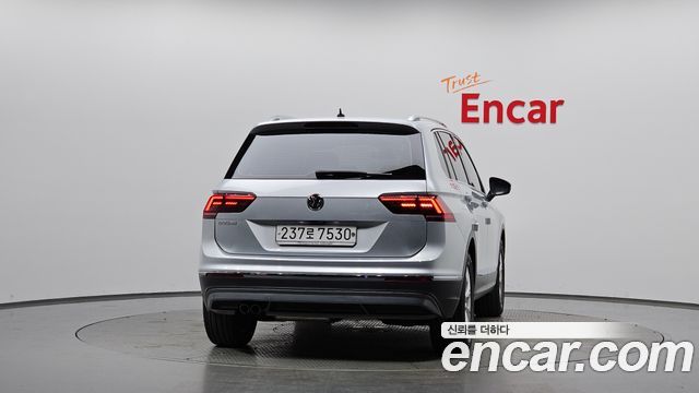 Volkswagen Tiguan 2020 — photo 4