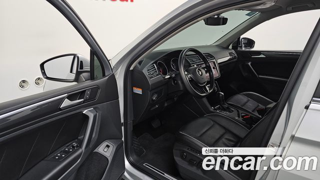 Volkswagen Tiguan 2020 — photo 13