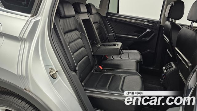 Volkswagen Tiguan 2020 — photo 18