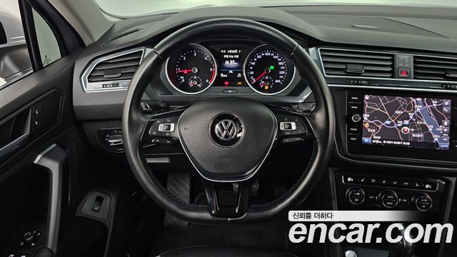 Volkswagen Tiguan 2020 — photo 19