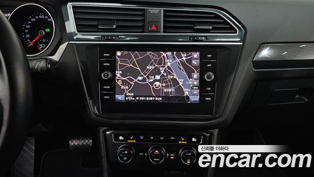 Volkswagen Tiguan 2020 — photo 20