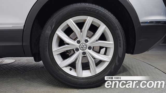 Volkswagen Tiguan 2020 — photo 7