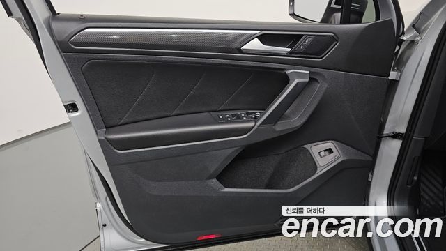 Volkswagen Tiguan 2020 — photo 14