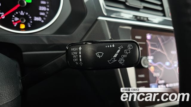 Volkswagen Tiguan 2020 — photo 28