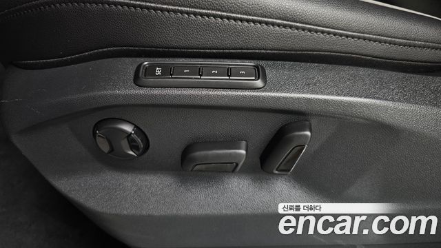 Volkswagen Tiguan 2020 — photo 31