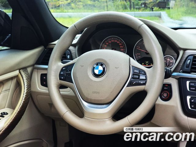 BMW 3-Series 2013 — photo 12