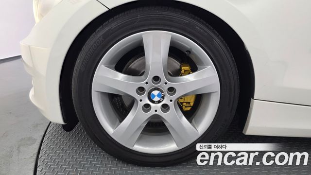 BMW 1-Series 2010 — photo 5