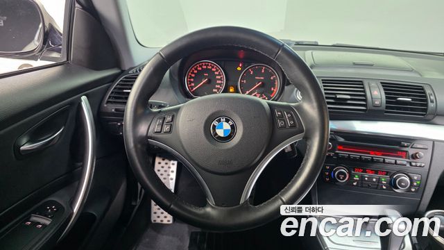 BMW 1-Series 2010 — photo 13