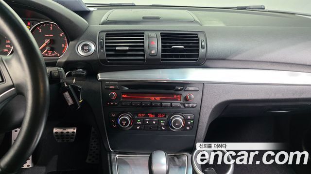 BMW 1-Series 2010 — photo 14