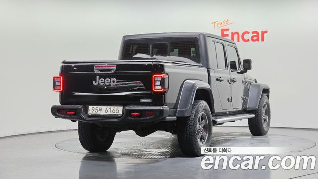 Jeep Gladiator 2021 — photo 2