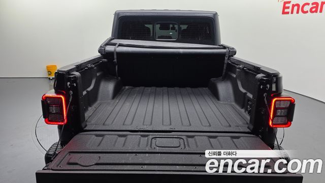 Jeep Gladiator 2021 — photo 26