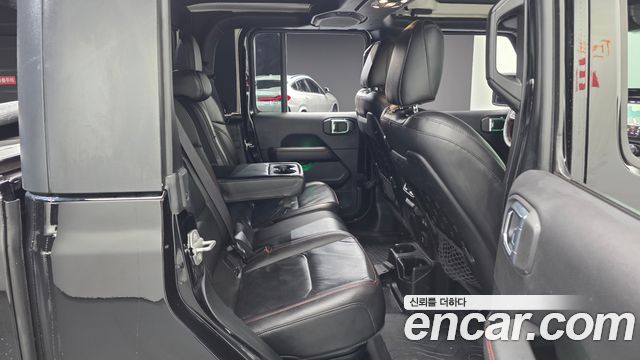 Jeep Gladiator 2021 — photo 16