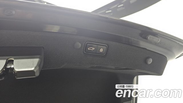 Kia K7 2018 — photo 23