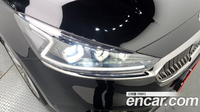 Kia K7 2018 — photo 8