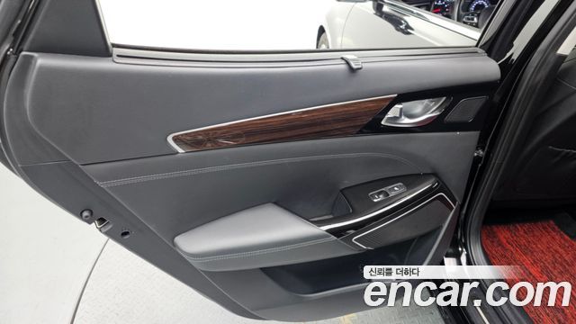 Kia K7 2018 — photo 15
