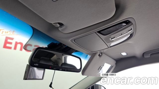 Kia K7 2018 — photo 27