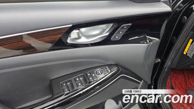 Kia K7 2018 — photo 30