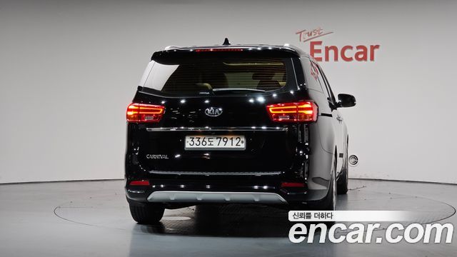 Kia Canival 2020 — photo 4