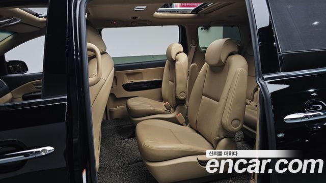 Kia Canival 2020 — photo 18