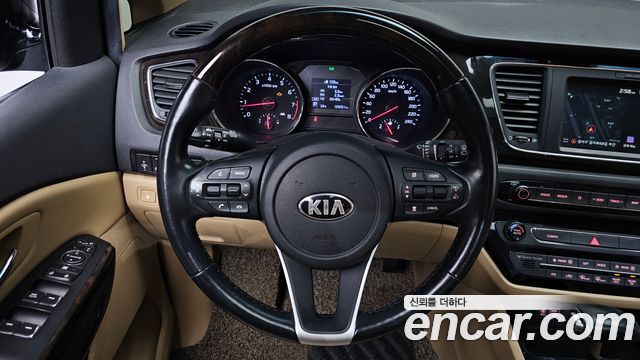 Kia Canival 2020 — photo 19
