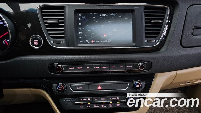 Kia Canival 2020 — photo 20