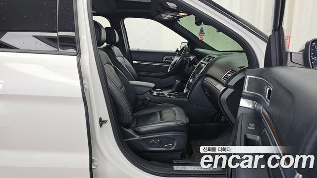 Ford Explorer 2017 — photo 11