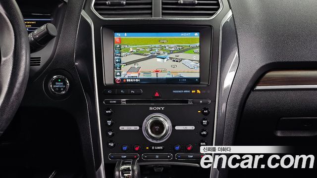 Ford Explorer 2017 — photo 14